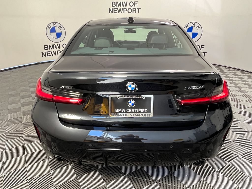 Used 2024 BMW 330i xDrive Sedan w/ M Sport Package AWD/4WD image 12