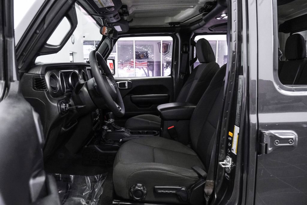 Used 2023 Jeep Gladiator Willys image 4