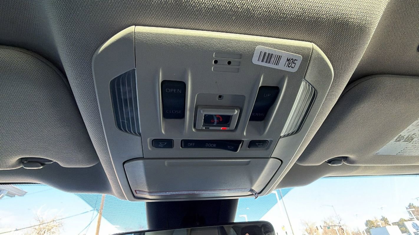 Used 2023 Toyota Highlander XLE image 38