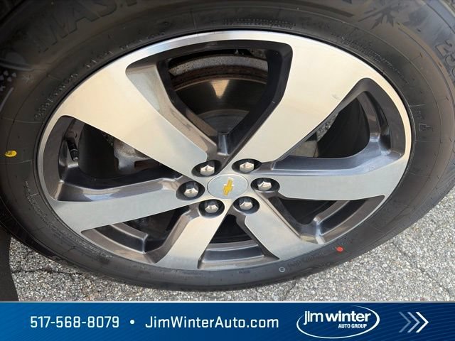 Used 2023 Chevrolet Traverse LT w/ LT Premium Package AWD/4WD image 3