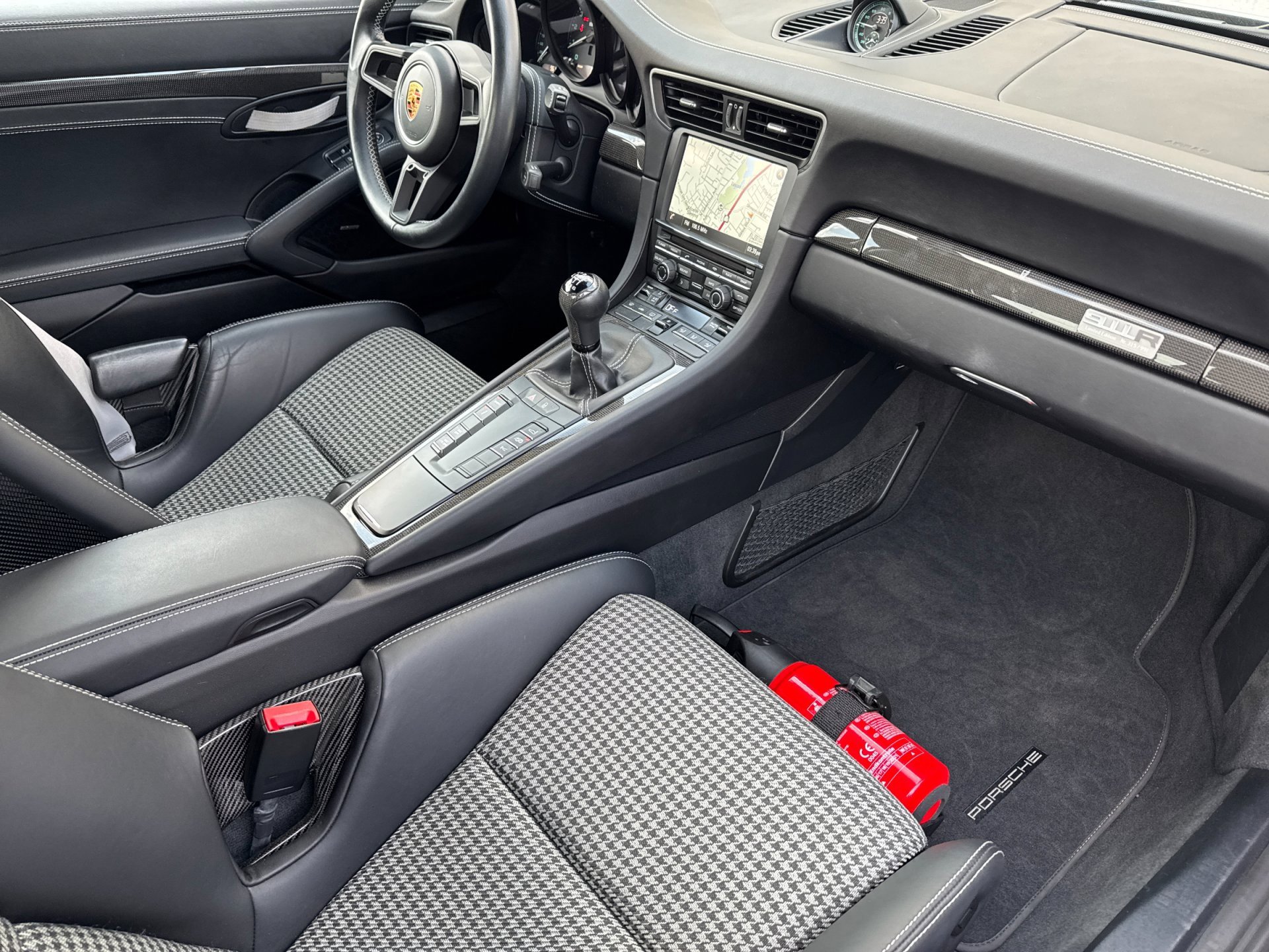 Used 2016 Porsche 911 R image 13