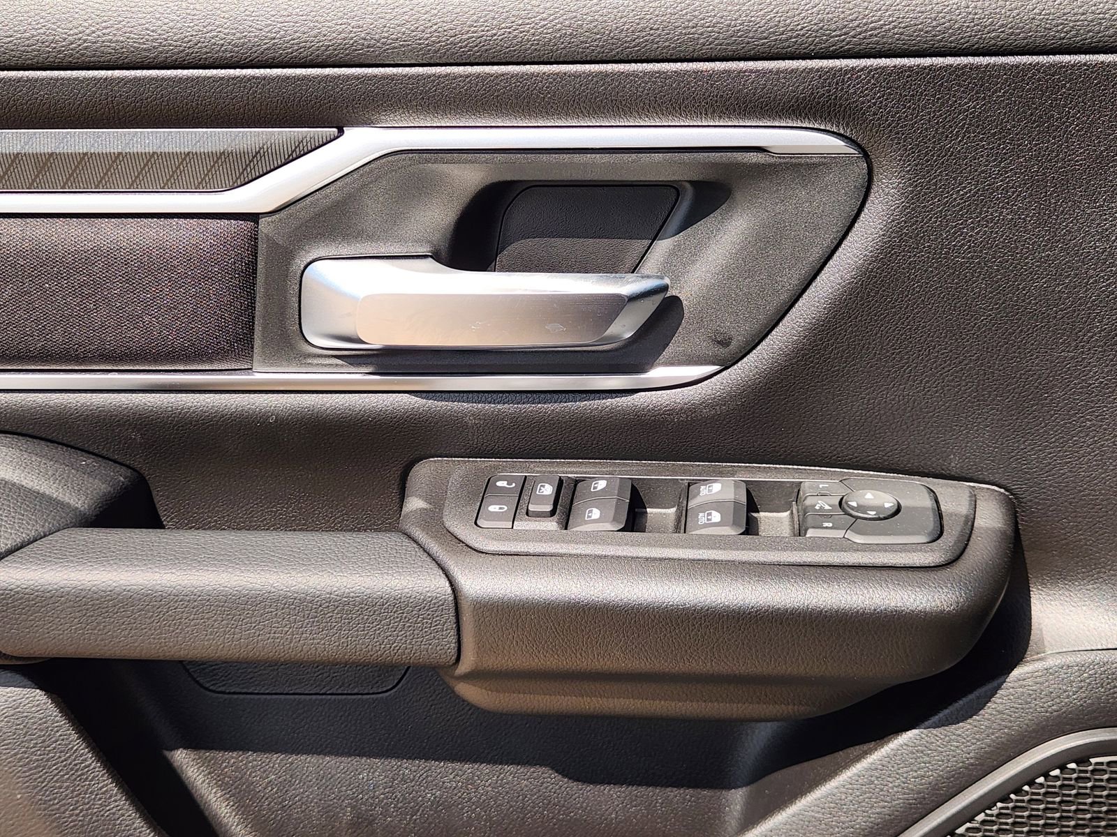 New 2026 RAM 1500 4x4 Crew Cab image 19