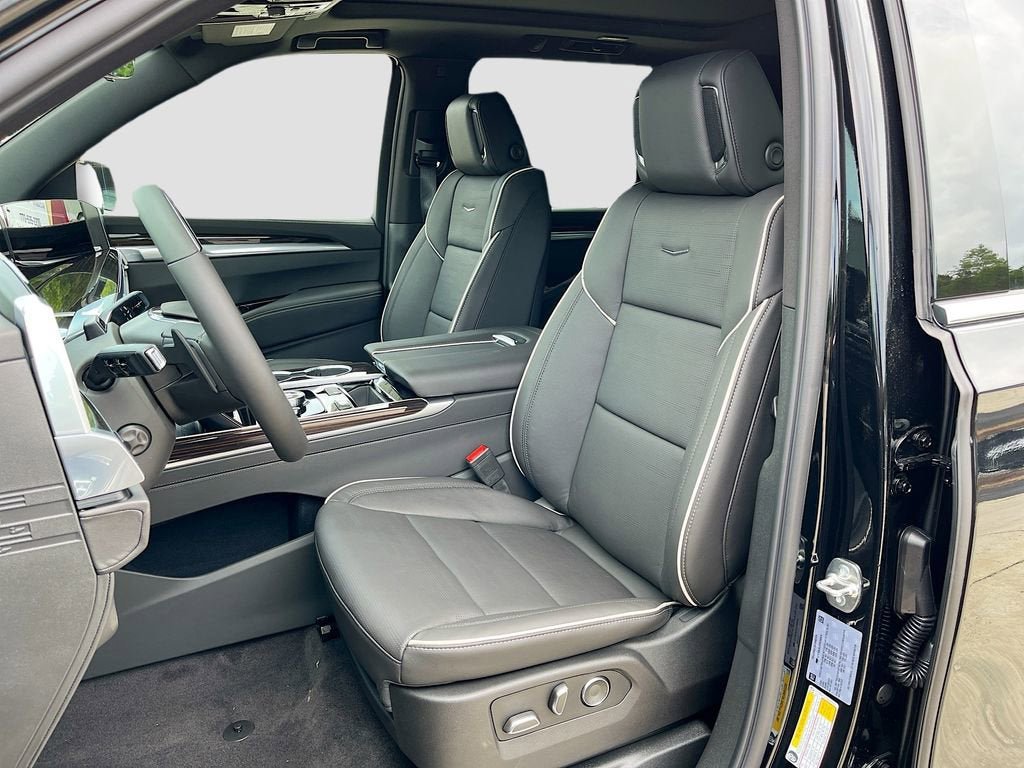 New 2026 Cadillac Escalade ESV Luxury w/ Touring Package AWD/4WD image 15