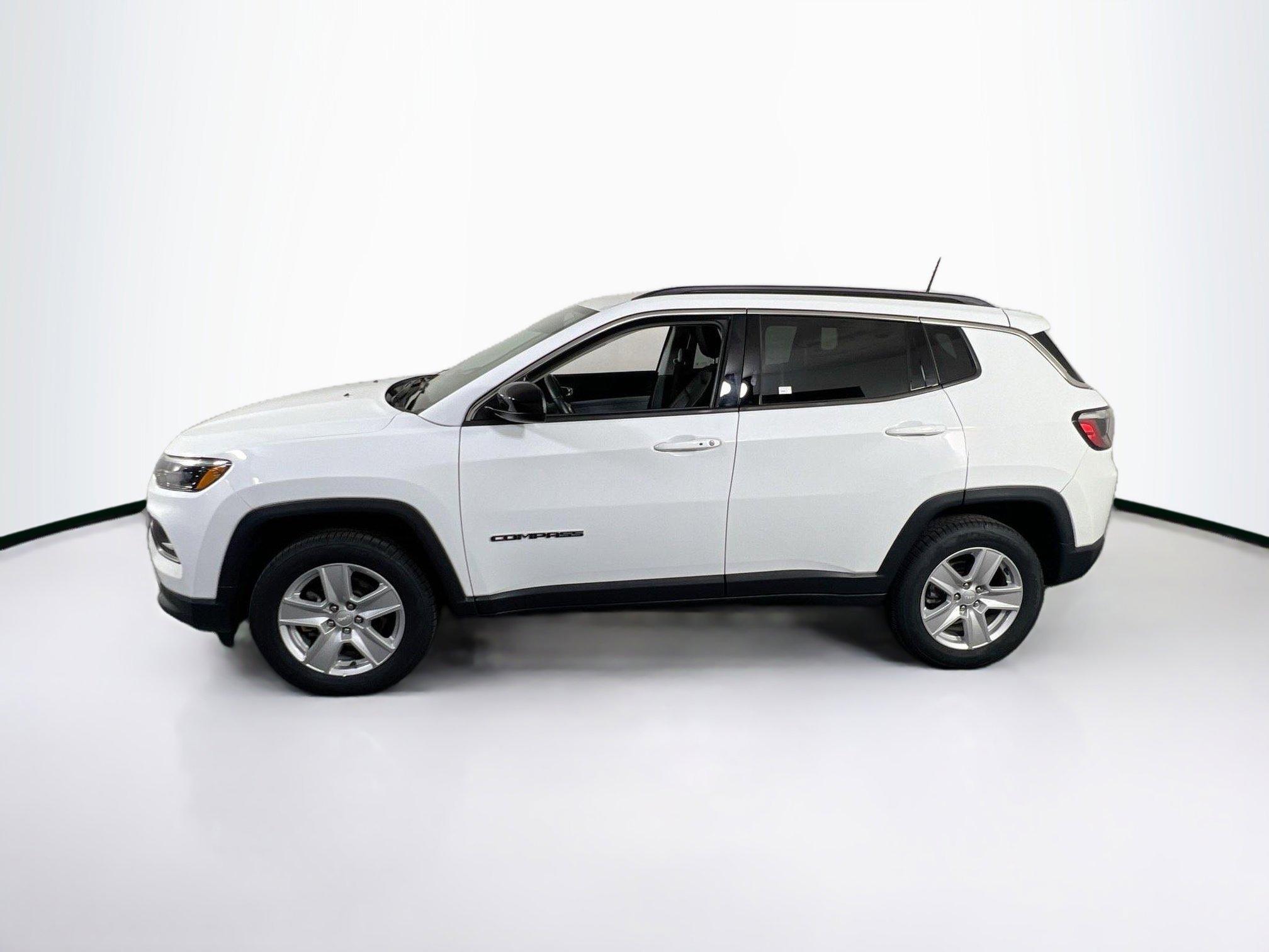 Used 2022 Jeep Compass Latitude AWD/4WD image 8
