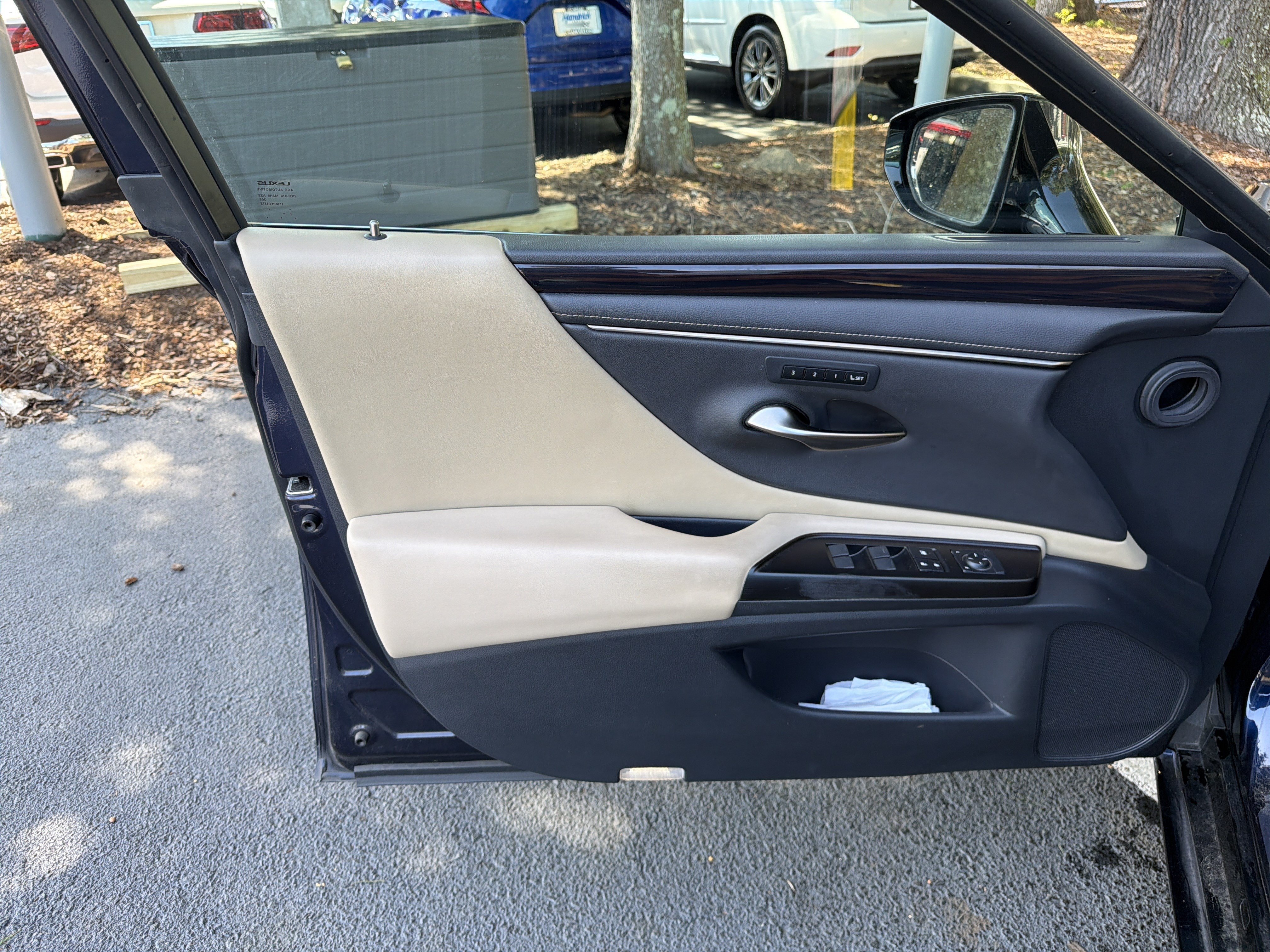 Used 2019 Lexus ES 350 w/ Premium Package FWD image 12