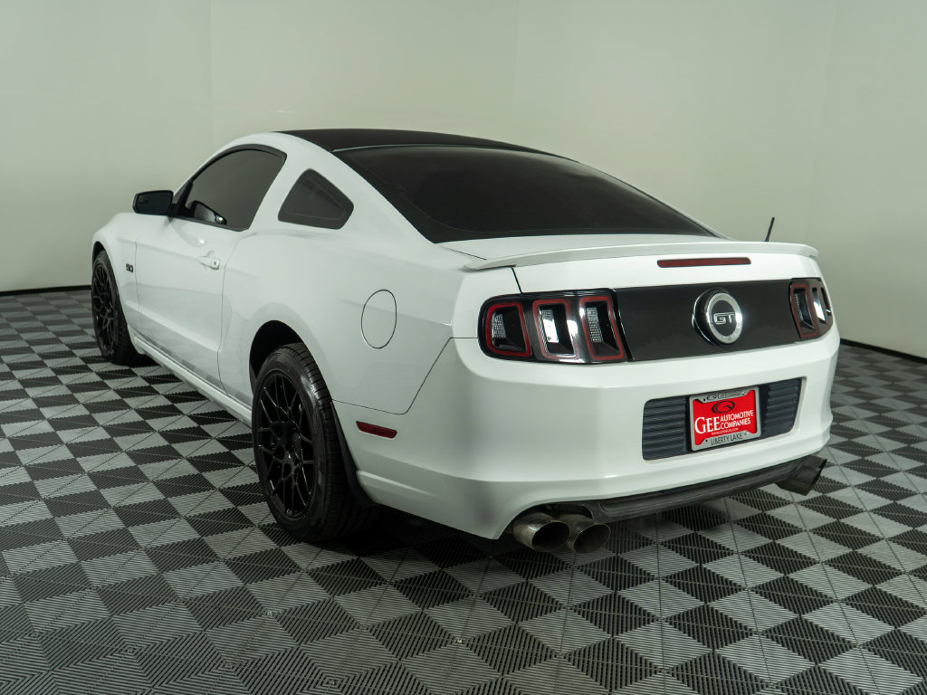 Used 2014 Ford Mustang GT RWD image 4