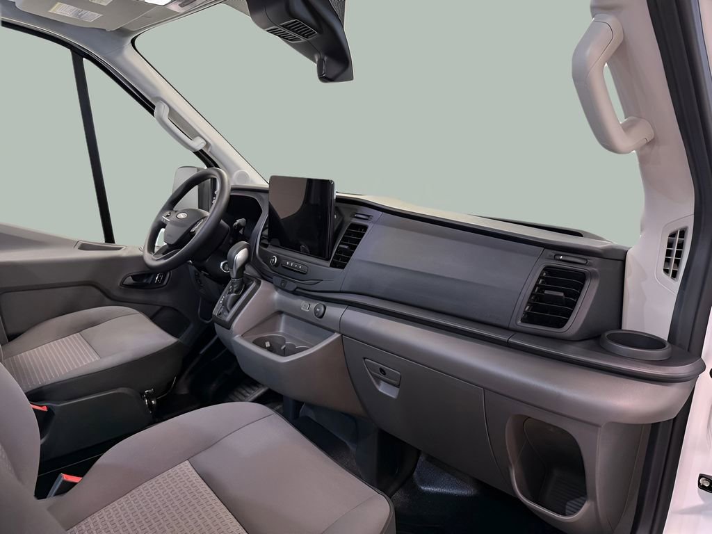 New 2026 Ford Transit 250 148 Medium Roof RWD image 32
