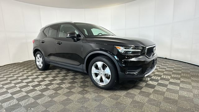 Used 2022 Volvo XC40 T5 Momentum AWD/4WD image 2