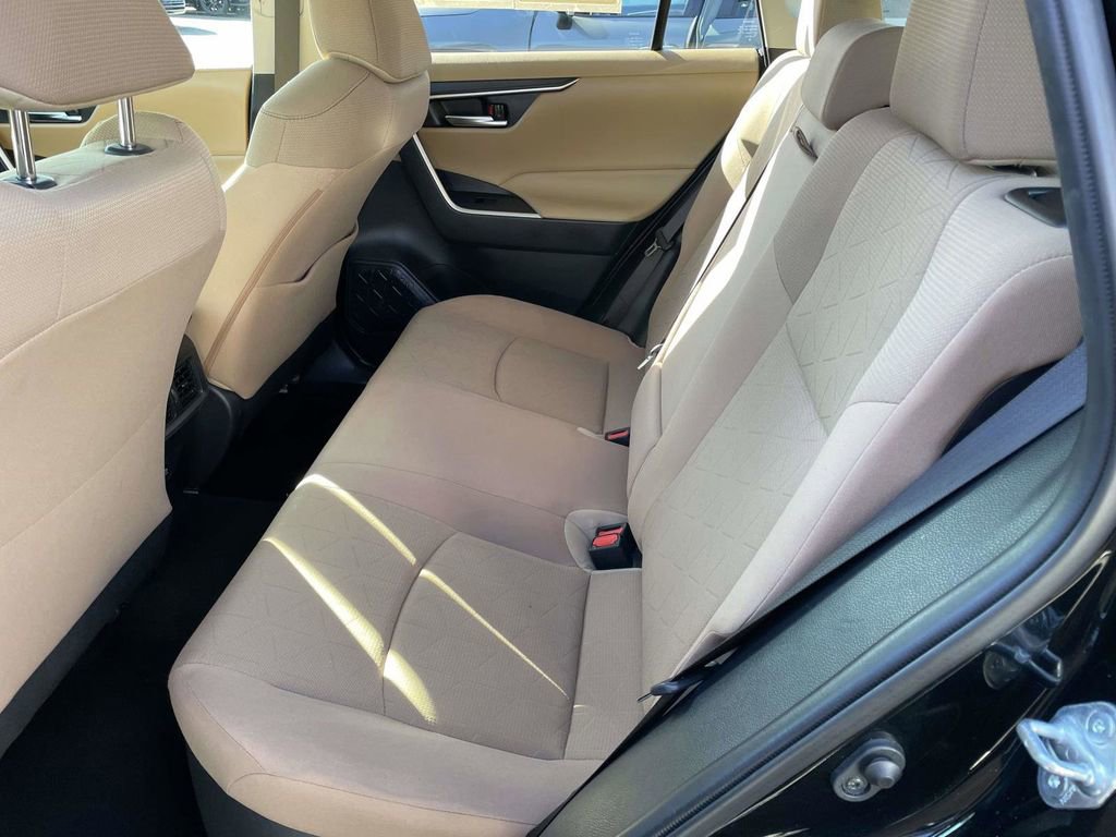 Used 2019 Toyota RAV4 XLE AWD/4WD image 20