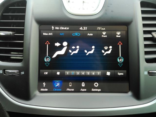 Used 2023 Chrysler 300 Touring w/ Sport Appearance Package image 41