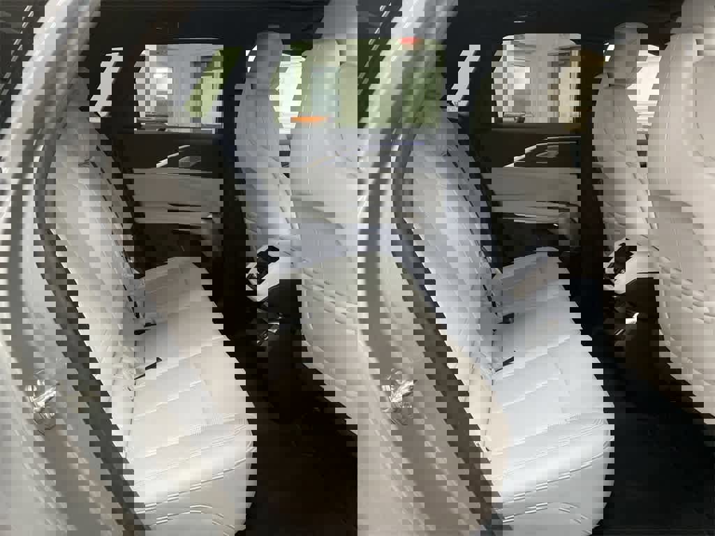 Certified 2025 Cadillac Lyriq Luxury image 18