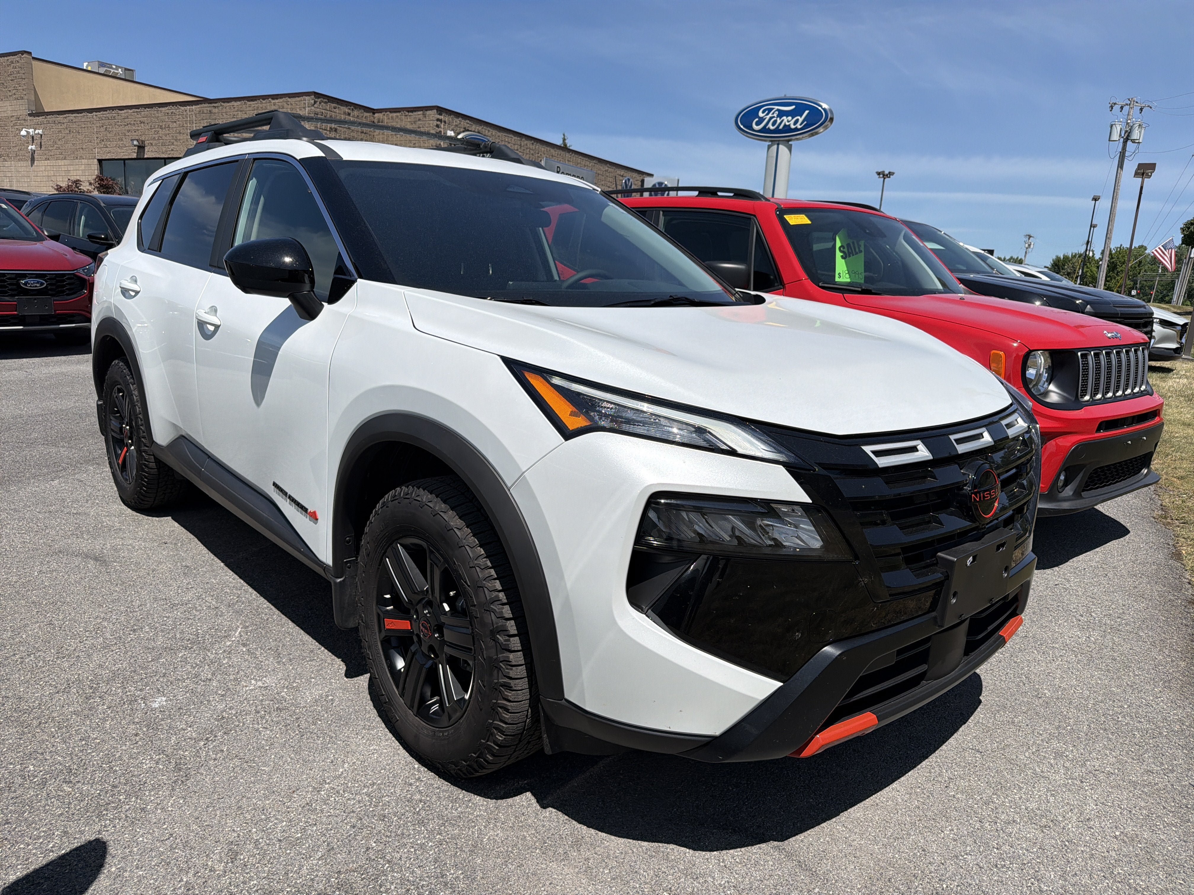 Used 2026 Nissan Rogue SV AWD/4WD image 2