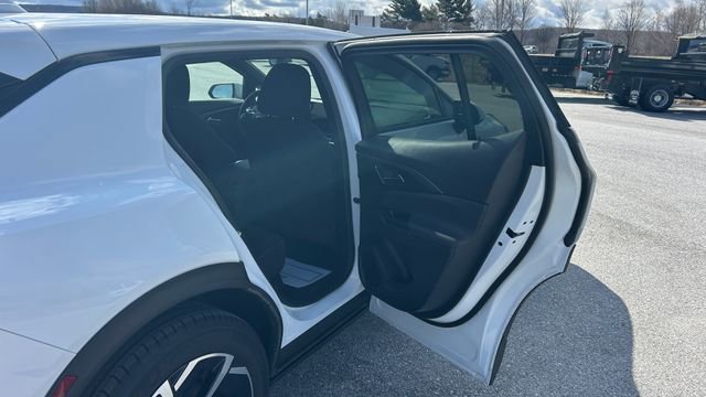 New 2026 Chevrolet Equinox EV LT w/ Comfort Package AWD/4WD image 37