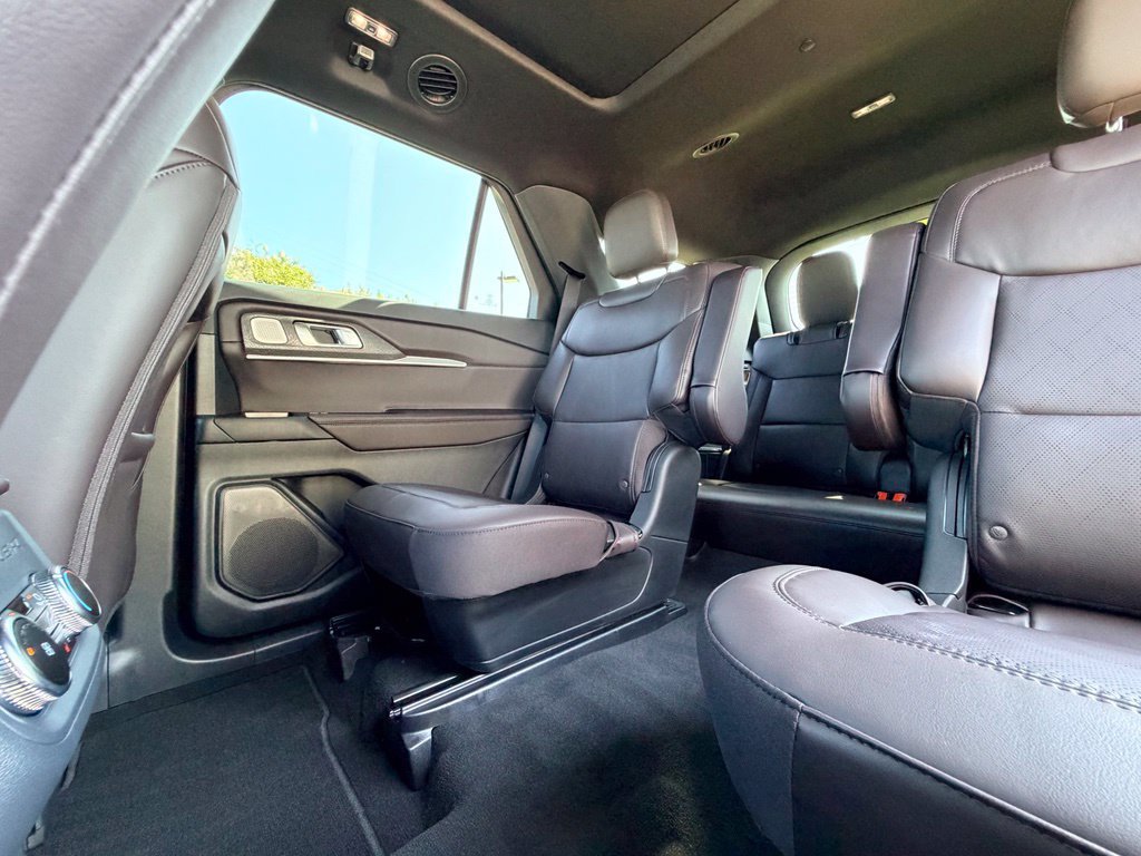New 2026 Ford Explorer Platinum RWD image 11