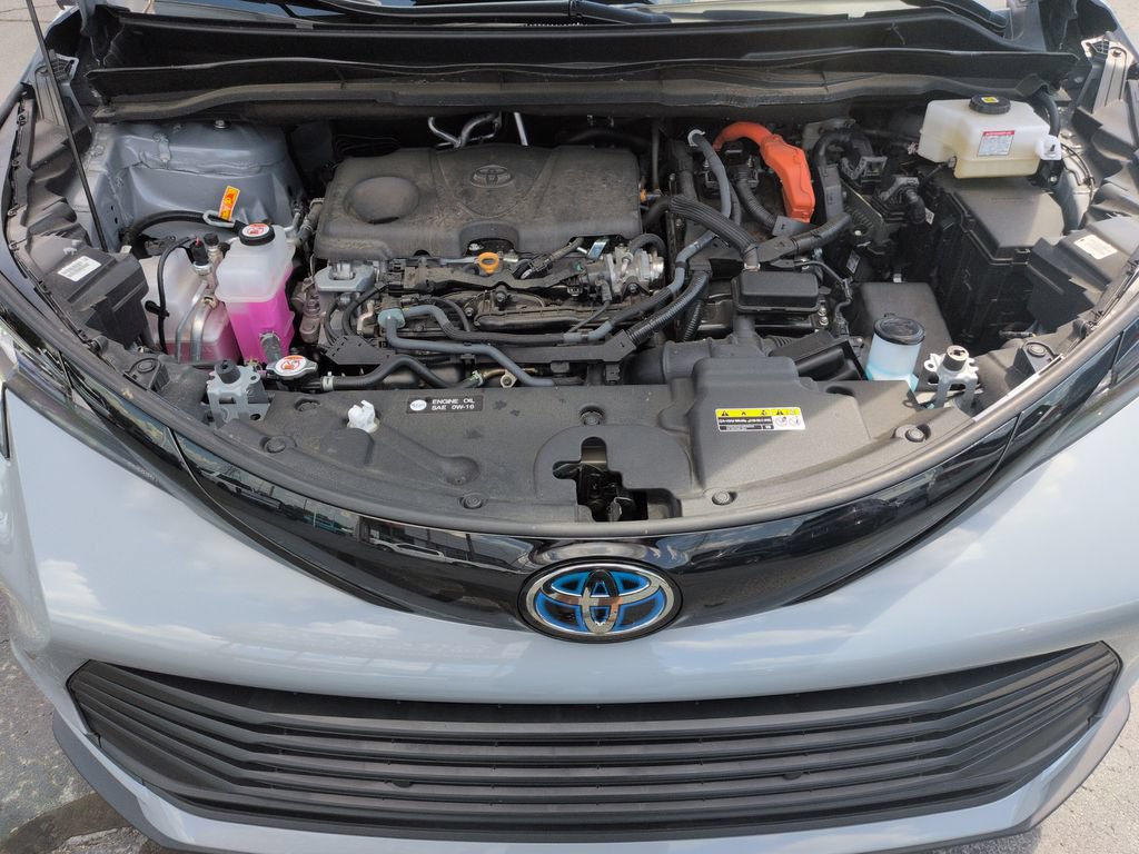 Certified 2025 Toyota Sienna XLE Woodland Edition AWD/4WD image 22