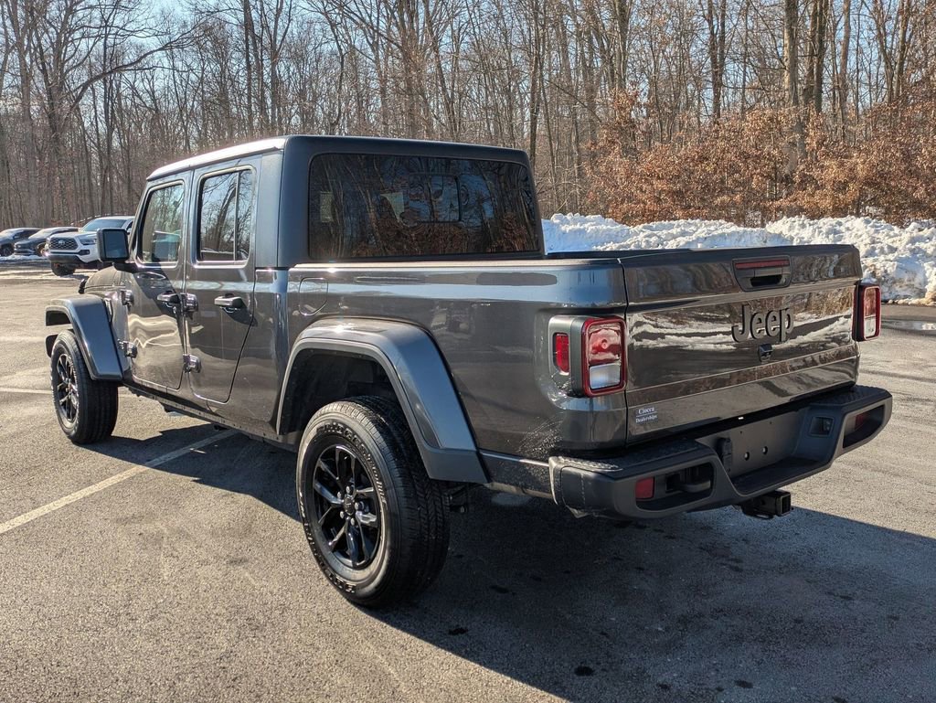 Used 2022 Jeep Gladiator Sport image 7