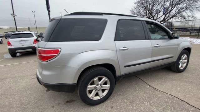 Used 2007 Saturn Outlook XE w/ Advanced Audio Pkg image 2