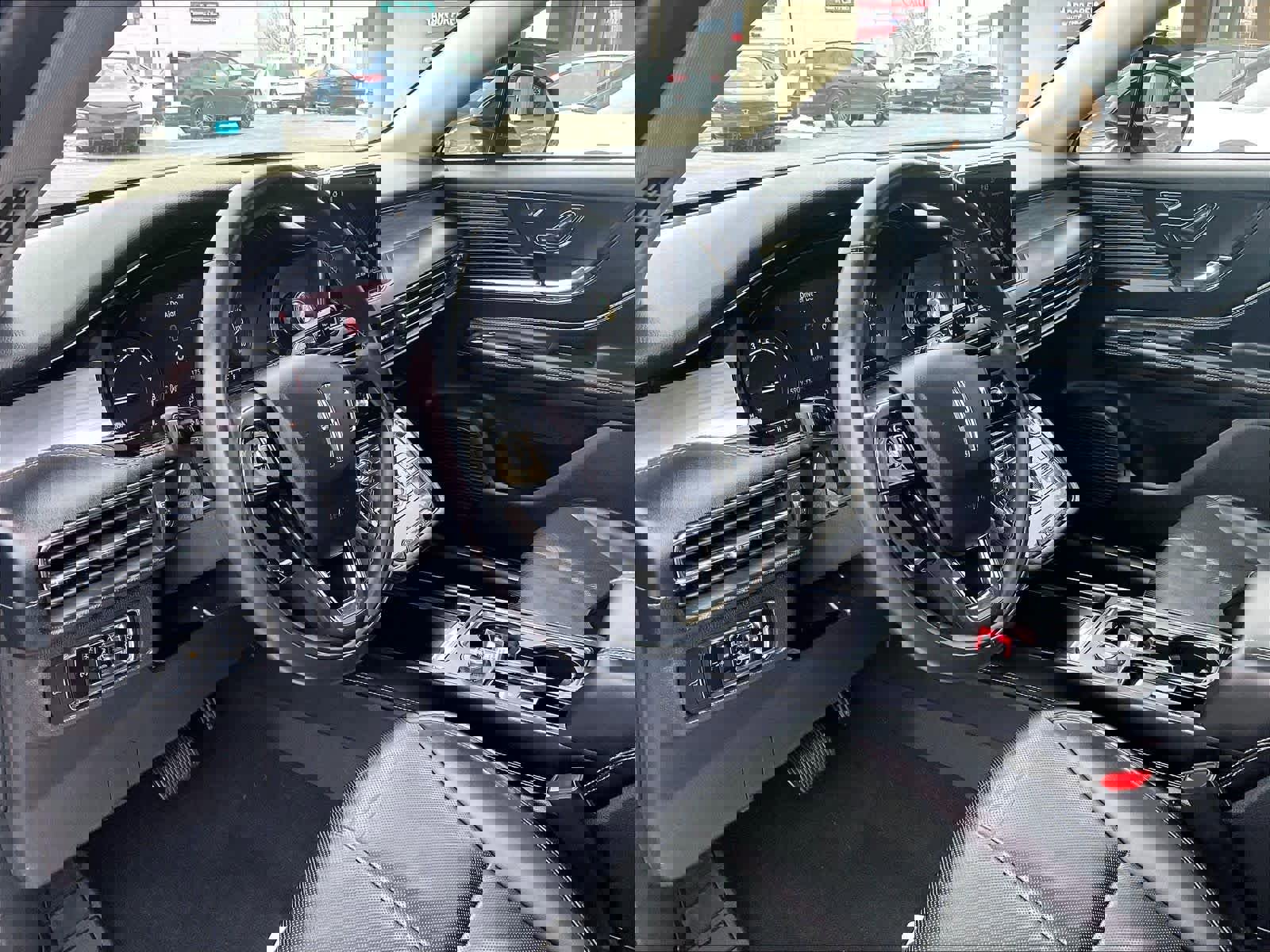 Used 2022 Lincoln Corsair AWD w/ Premium Package image 8