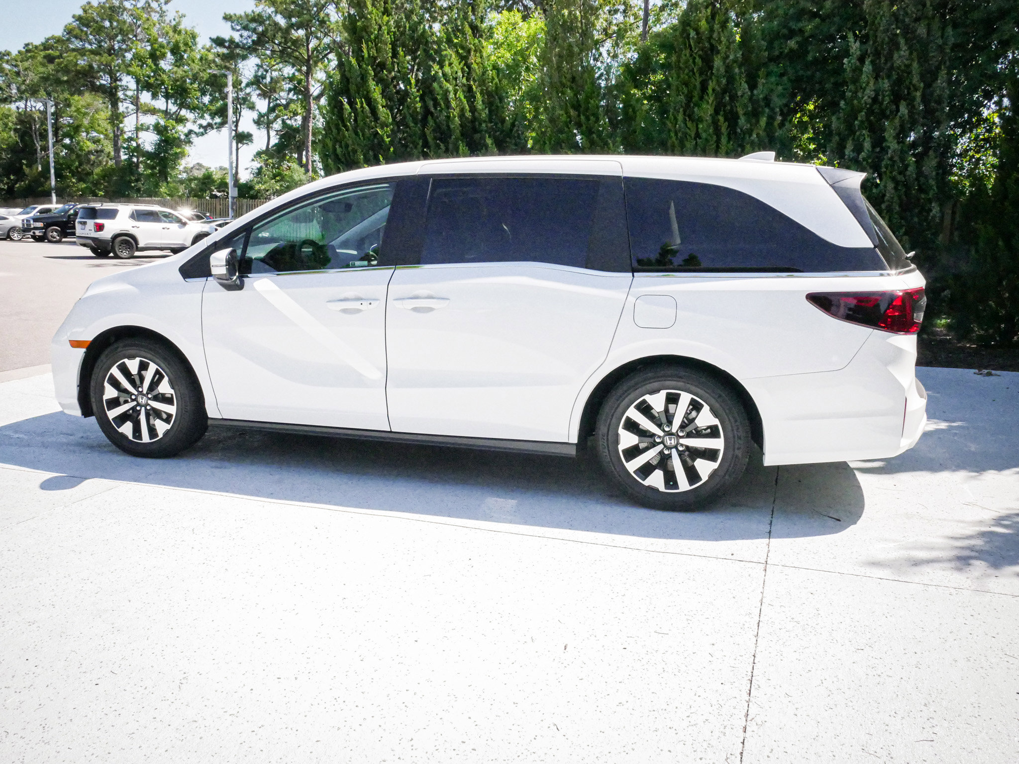 Used 2026 Honda Odyssey EX-L image 7