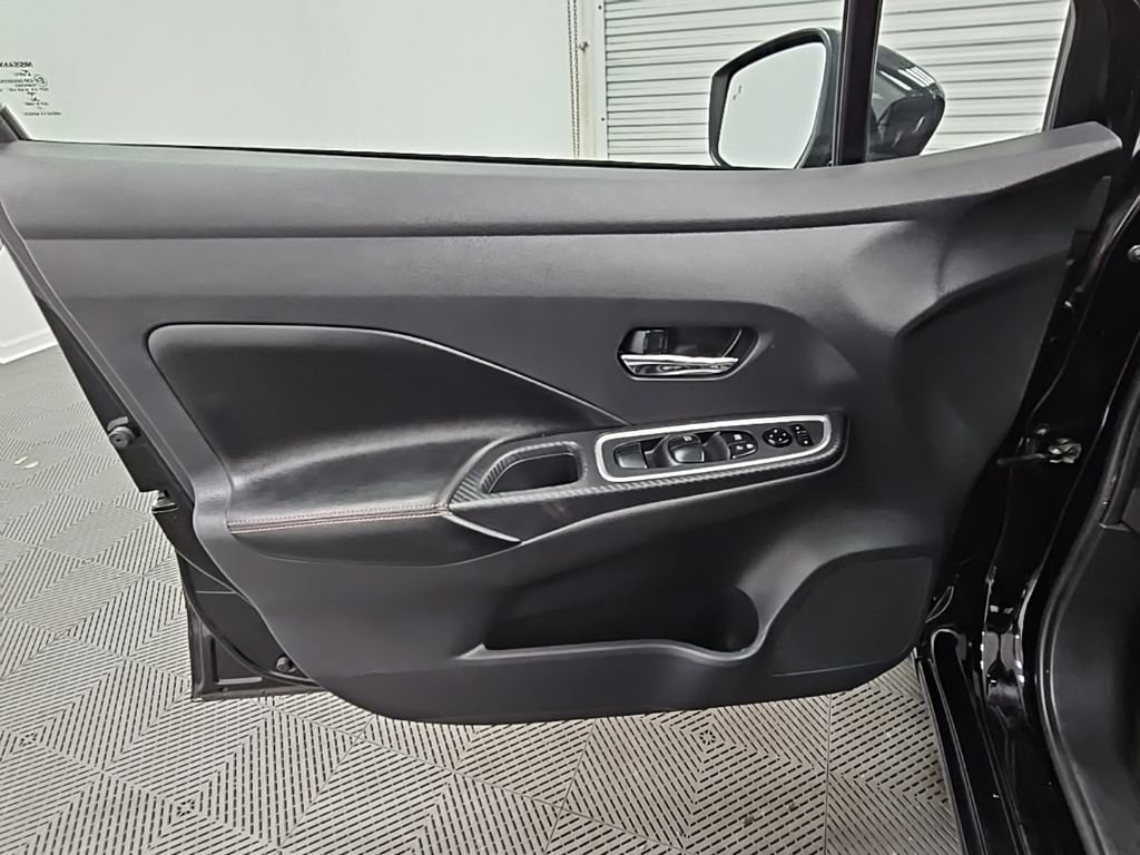 Used 2021 Nissan Versa SR w/ Convenience Package image 25