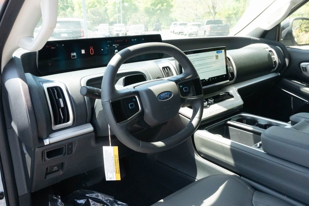 New 2026 Ford Expedition Max Active RWD image 3