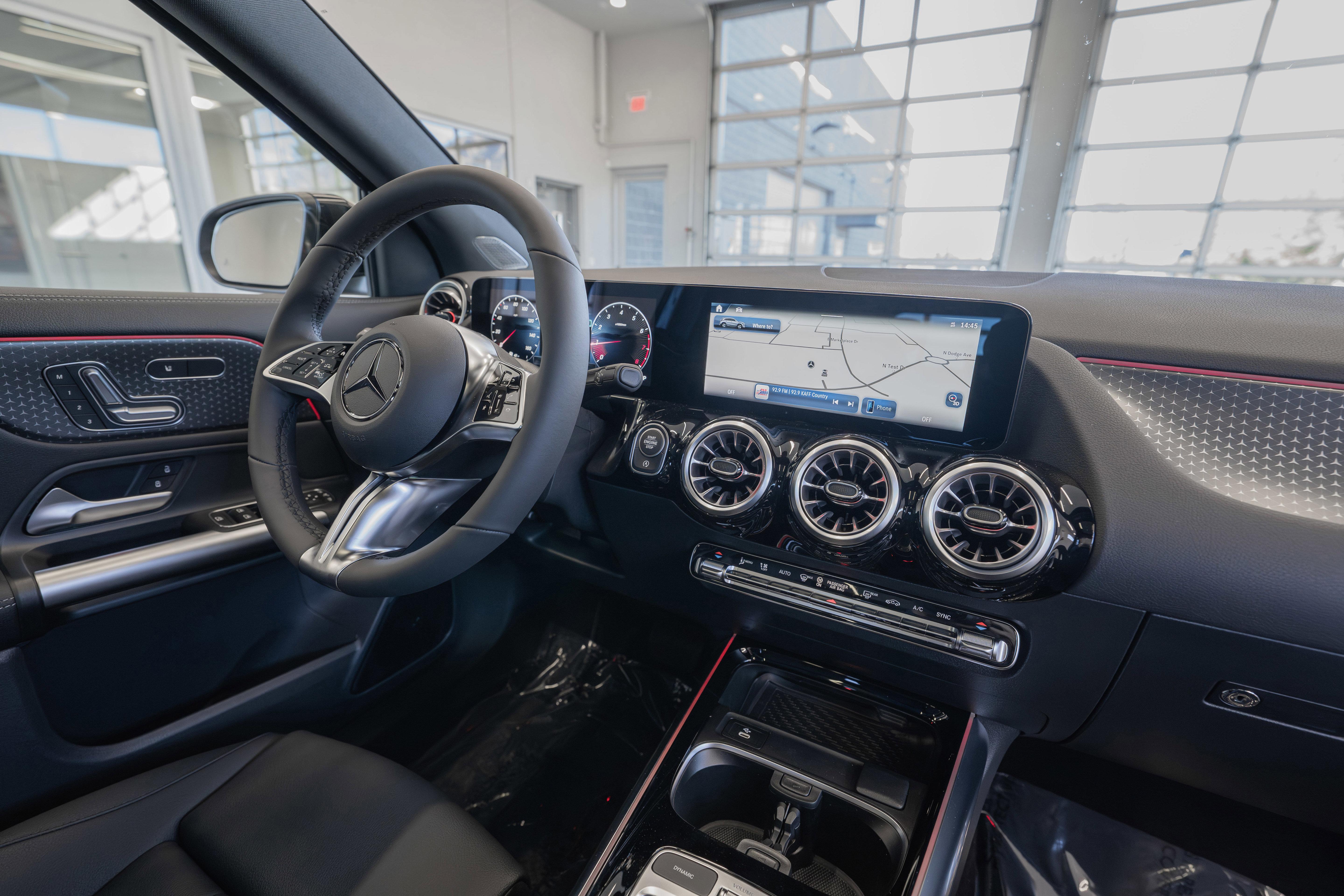 Certified 2025 Mercedes-Benz GLA 250 4MATIC image 24