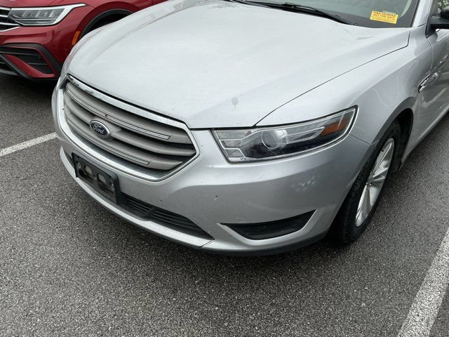 Used 2018 Ford Taurus SE FWD image 13