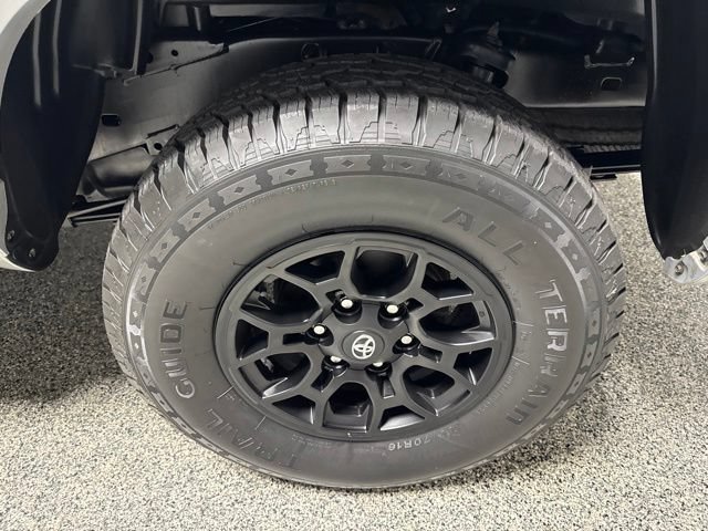 Used 2021 Toyota Tacoma SR5 w/ Technology Package AWD/4WD image 16