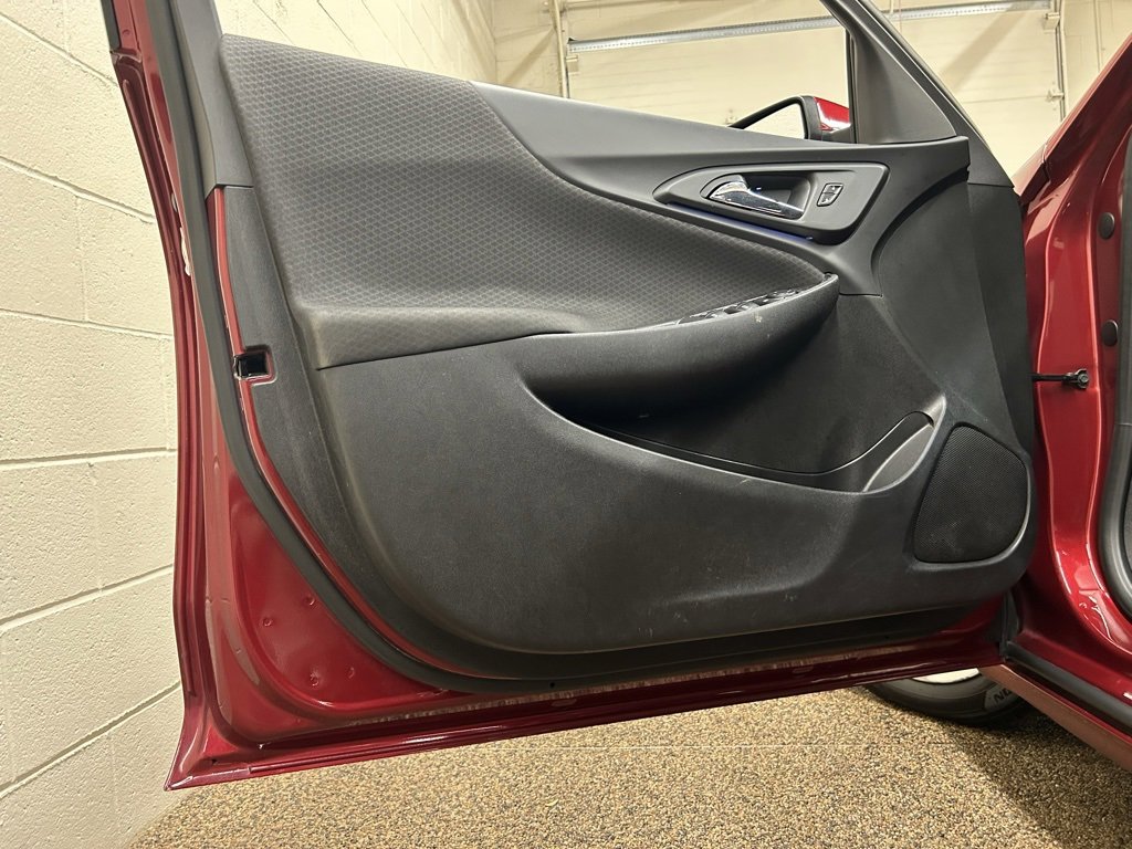 Used 2017 Chevrolet Malibu LT image 12