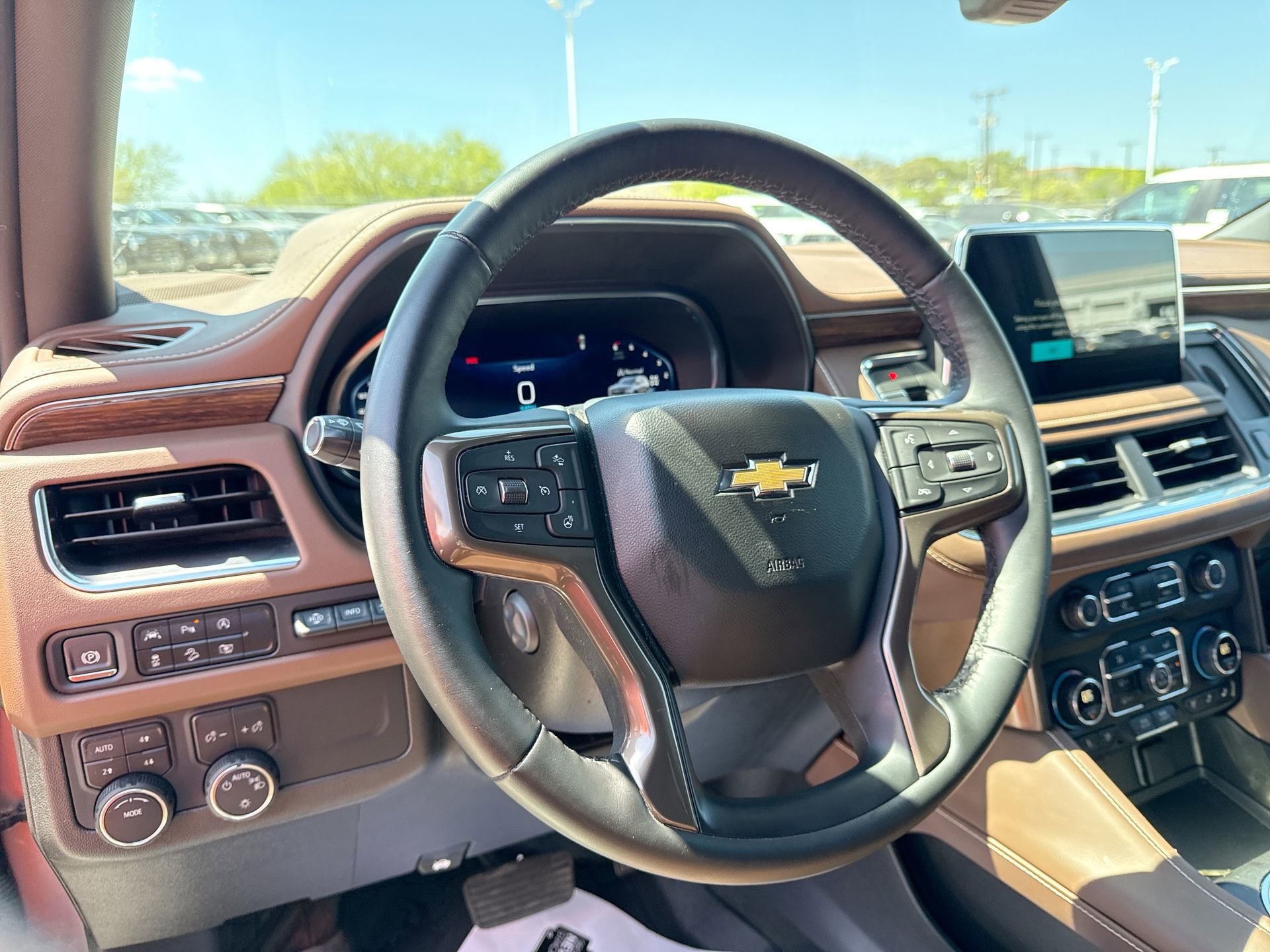 Used 2024 Chevrolet Suburban High Country w/ Premium Package 2 AWD/4WD image 11