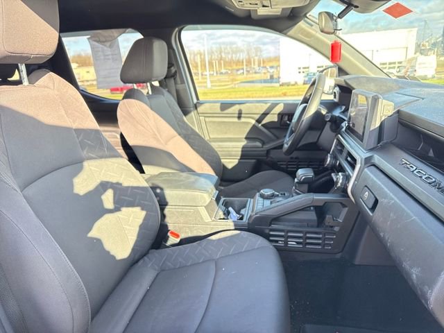 Used 2024 Toyota Tacoma SR image 13
