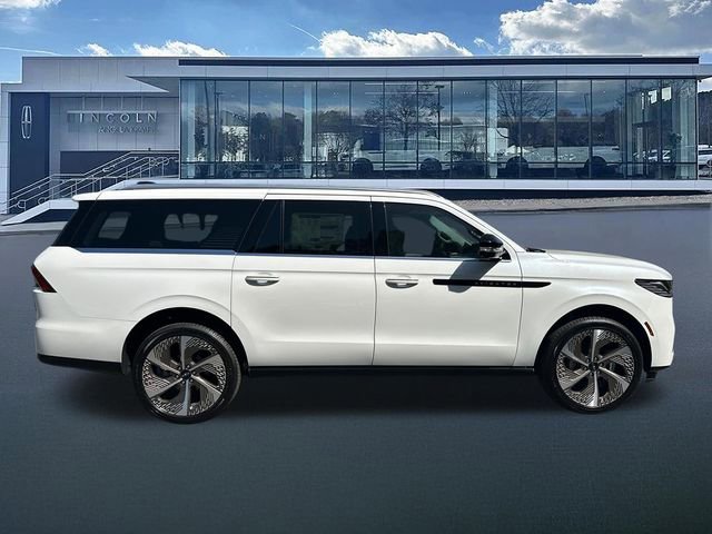 New 2026 Lincoln Navigator L Black Label AWD/4WD image 9