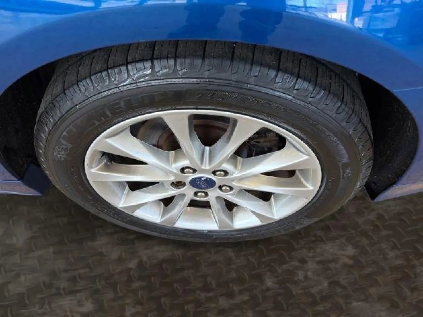 Used 2017 Ford Fusion SE w/ Fusion SE Technology Package image 30