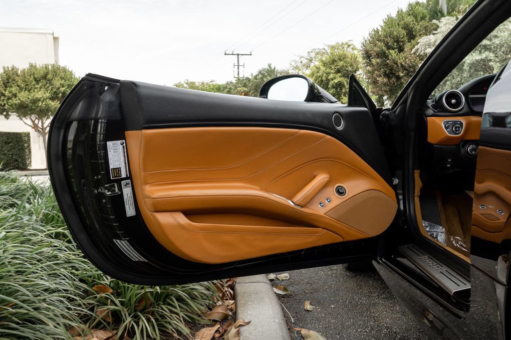 Used 2015 Ferrari California T RWD image 25