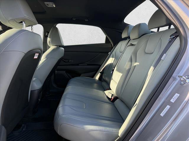 Certified 2025 Hyundai Elantra Limited image 17