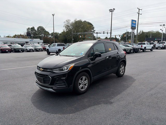 Used 2020 Chevrolet Trax LT w/ LT Convenience Package FWD image 2
