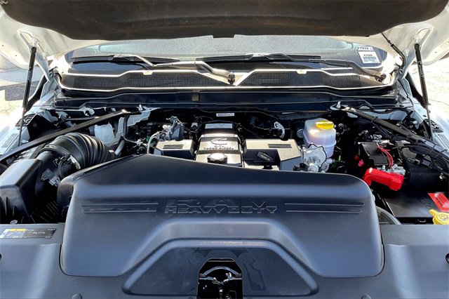 Used 2024 RAM 3500 Tradesman w/ Chrome Appearance Group image 9