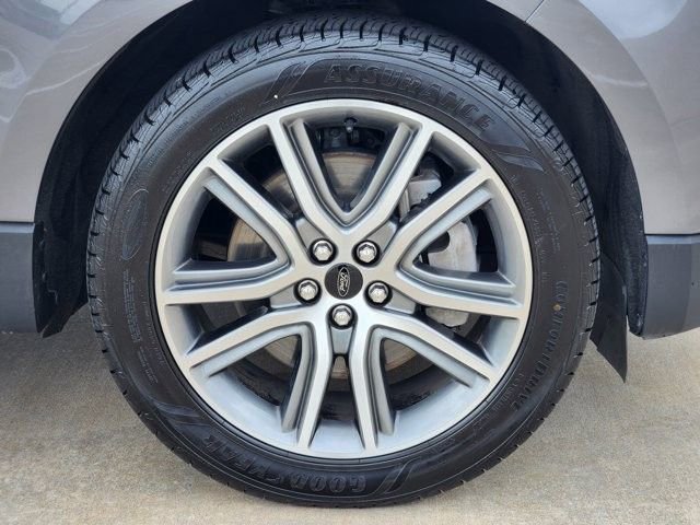 Used 2023 Ford Edge Titanium AWD/4WD image 10