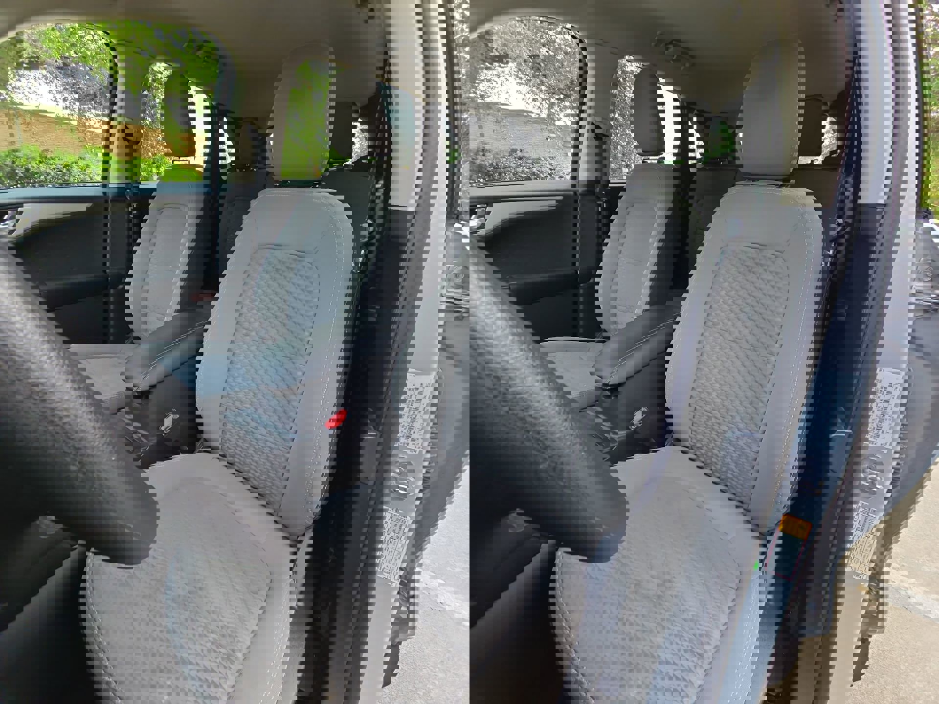 Used 2020 Ford Escape SE image 11