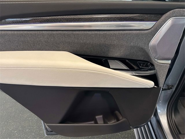 Used 2025 Cadillac Escalade V image 11