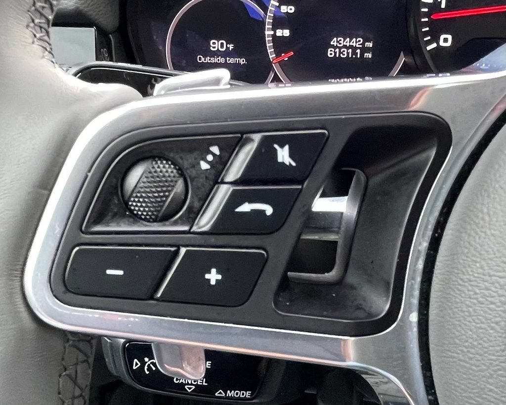 Used 2019 Porsche Cayenne AWD/4WD image 19