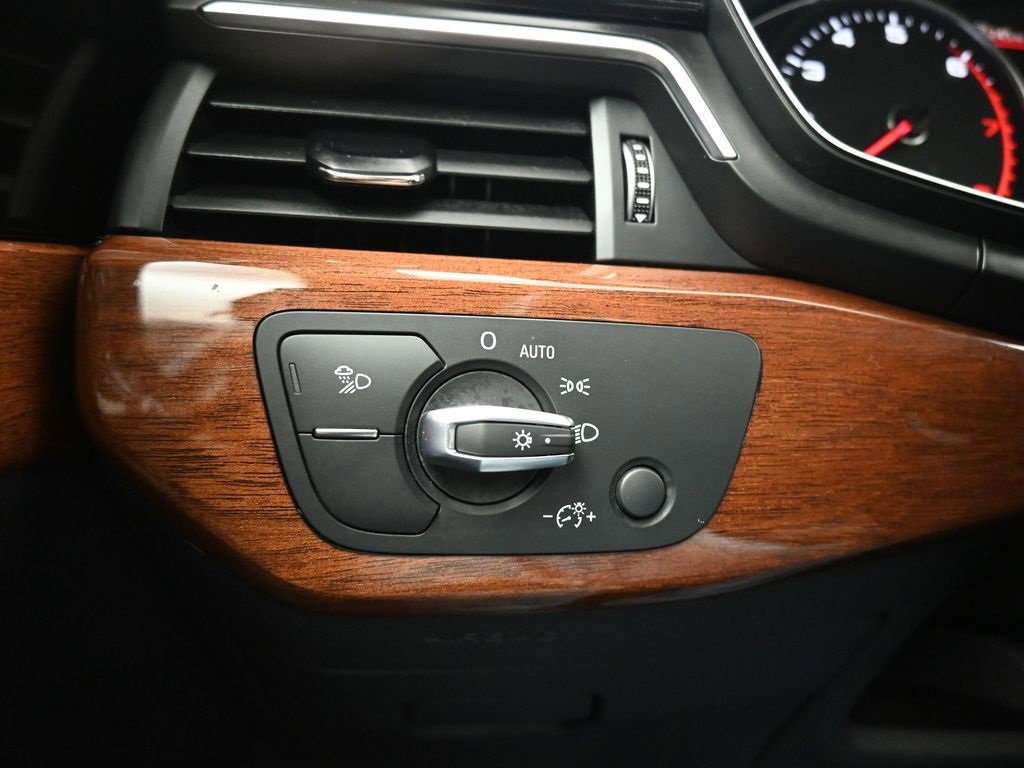 Used 2022 Audi A4 2.0T Premium image 25