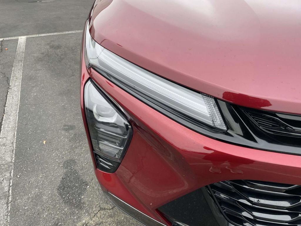 Used 2024 Chevrolet Trax ACTIV w/ Sunroof Package image 17