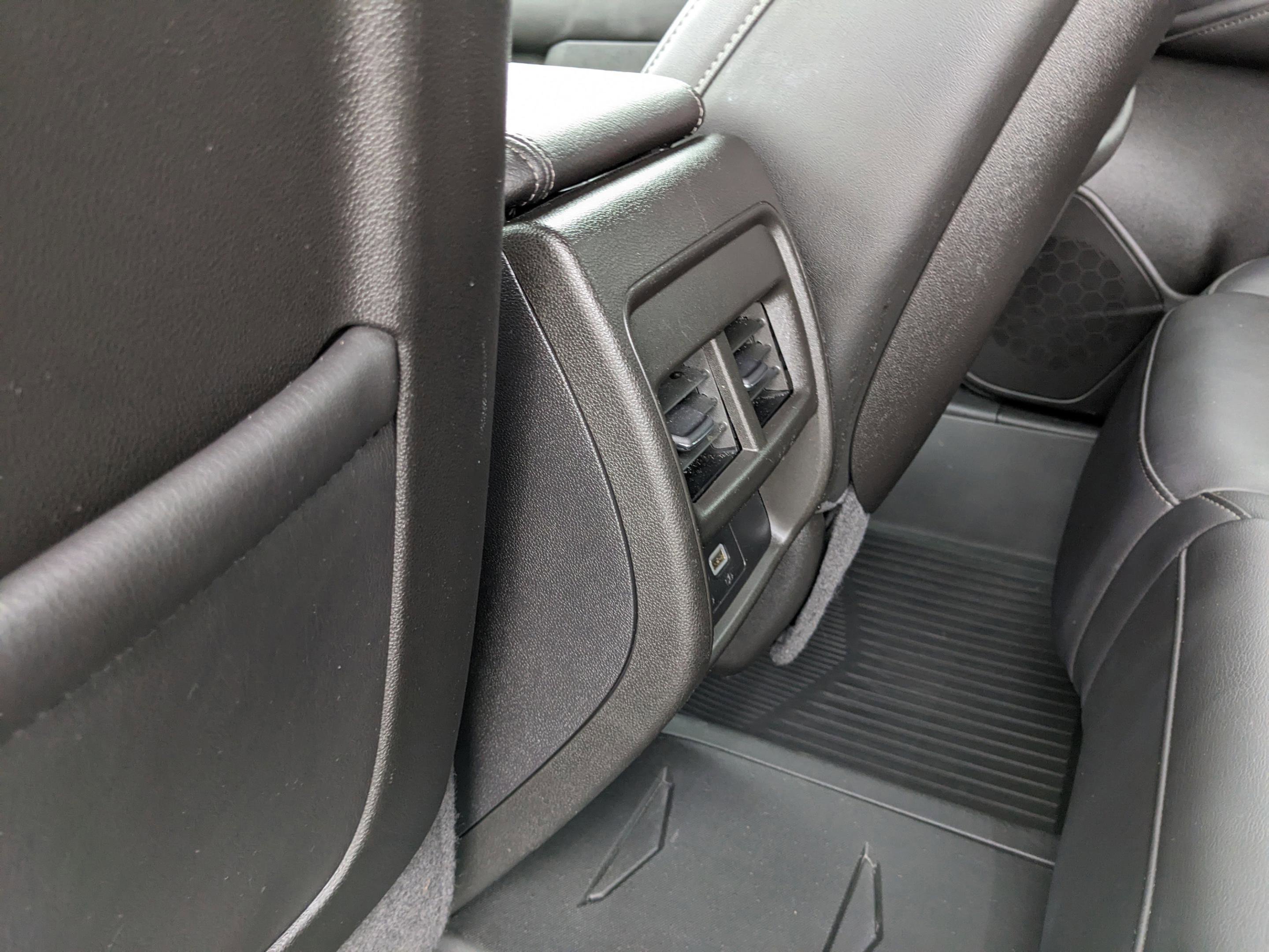 Used 2022 Cadillac XT4 Premium Luxury w/ Safety Alert Package image 23