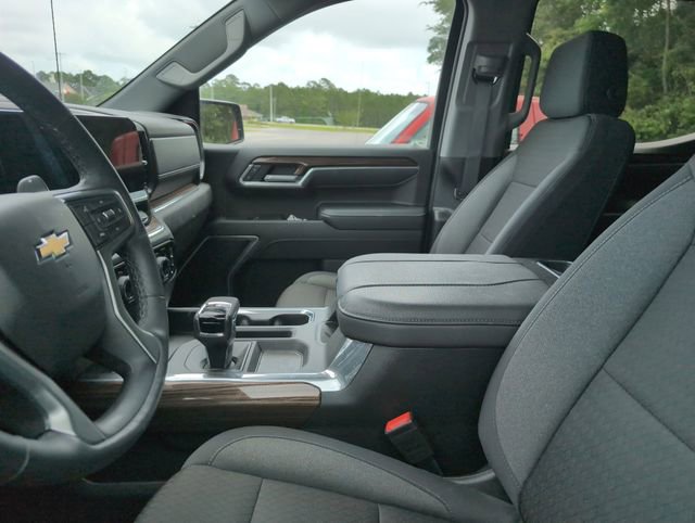 Used 2024 Chevrolet Silverado 1500 LT AWD/4WD image 2
