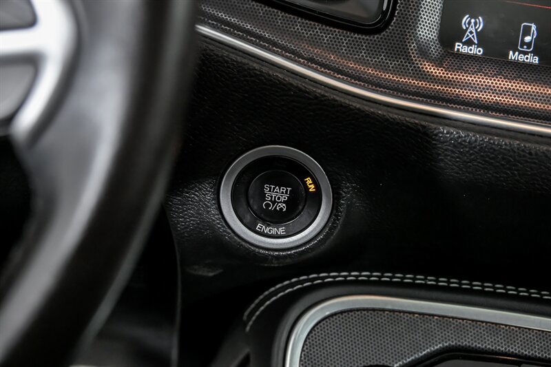 Used 2016 Dodge Challenger R/T Scat Pack w/ Leather Interior Group image 25