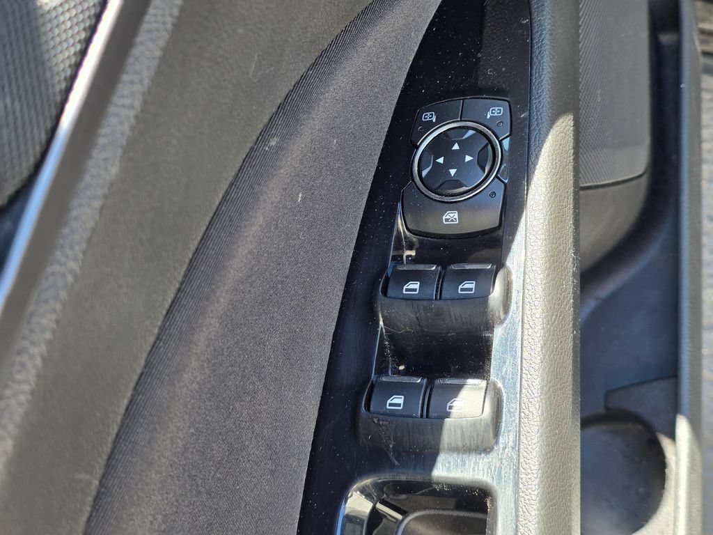 Used 2015 Ford Fusion SE FWD image 13