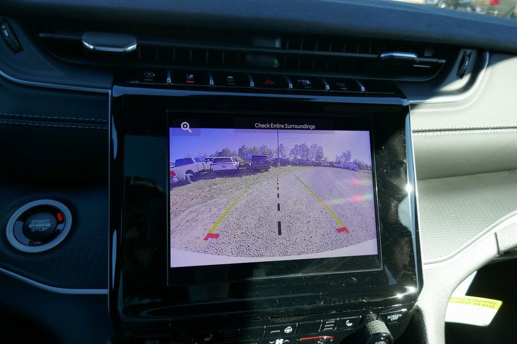 New 2025 Jeep Grand Cherokee Altitude image 19