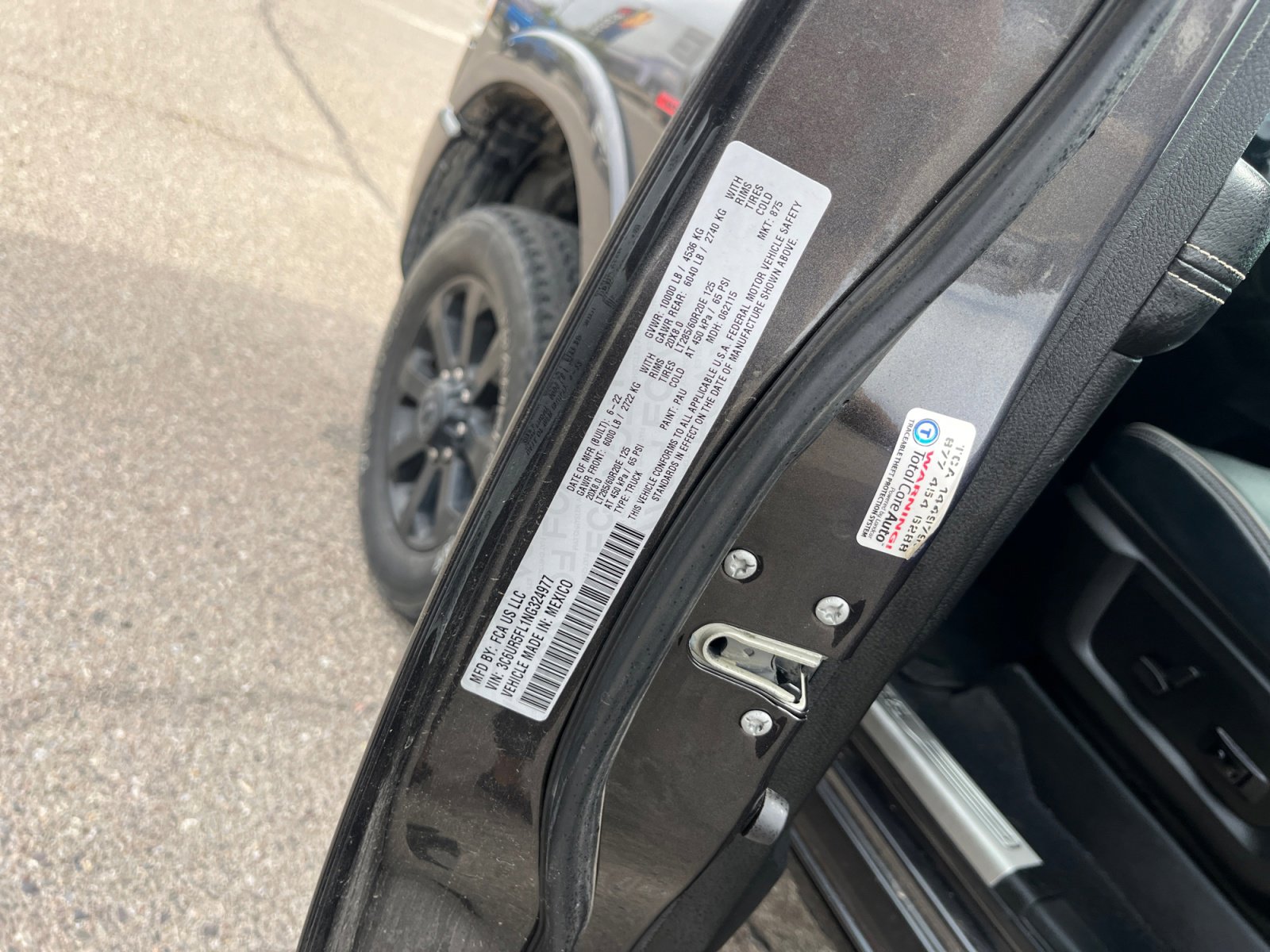 Used 2022 RAM 2500 Laramie w/ Night Edition AWD/4WD image 26