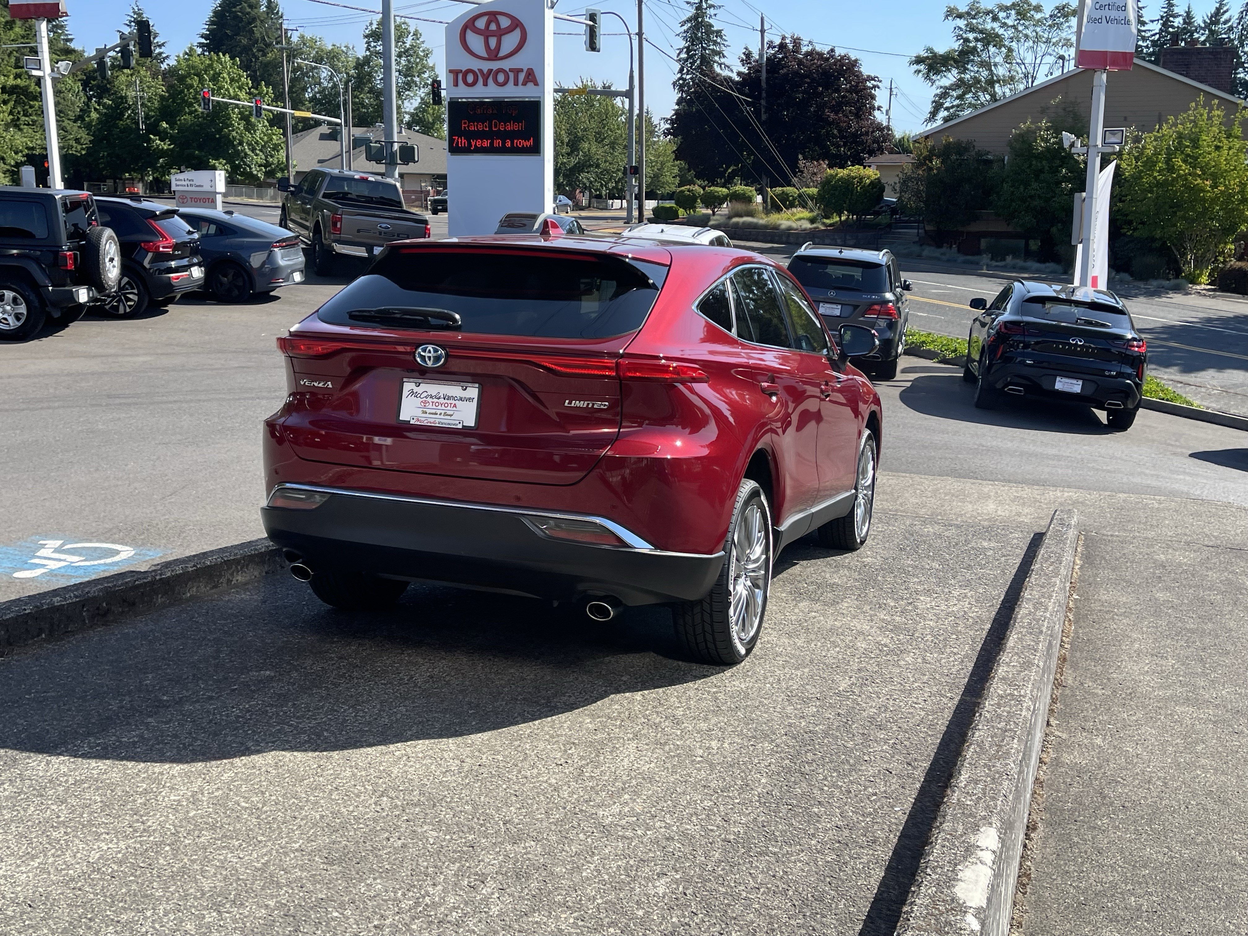 Certified 2023 Toyota Venza Limited AWD/4WD image 6